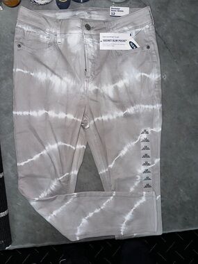 Old Navy Taupe & White Tie-Dye Rockstar Super Skinny Jeans